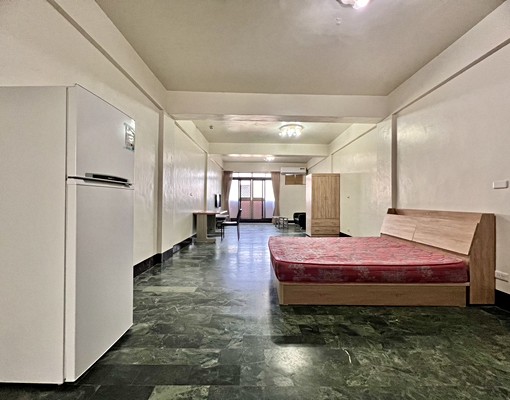 友愛商圈|一層單戶,寬敞大套房,路邊停車、有陽台 - Image 2