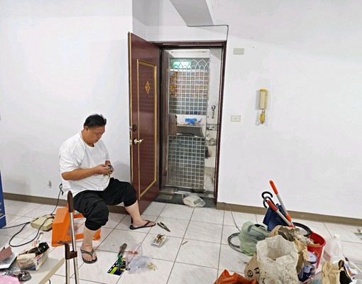 可報稅，限申辦租屋補助者承租，全新變頻冷暖氣，近家樂福 - Image 1