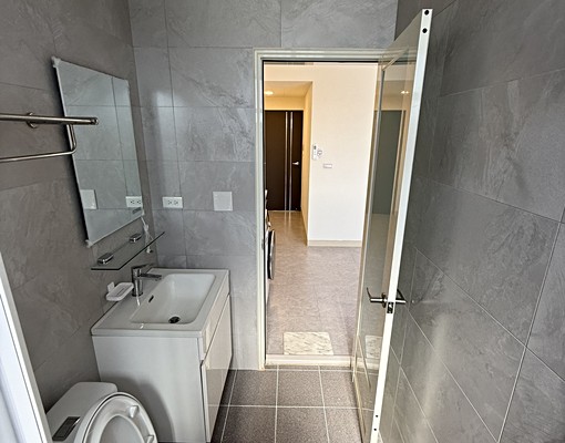 民富棒球場電梯分租套房★正市中心★屋齡新 - Image 11