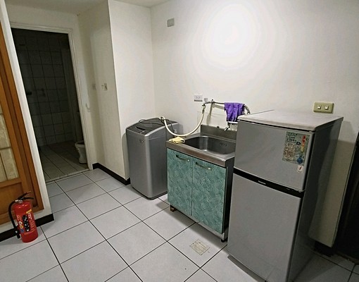 薪水居易1房~家具齊全~台水\台電~可申請租屋補助 - Image 3