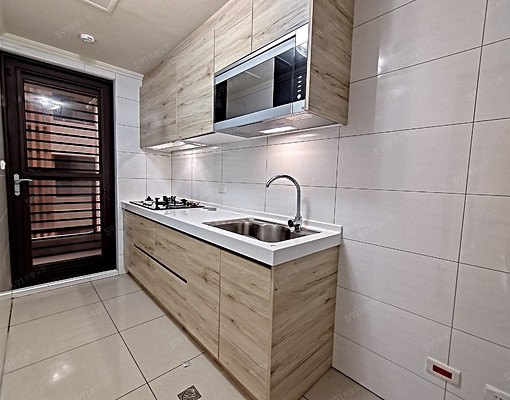 採光明亮,超大2+1房。近高鐵樓下全家。含車管 - Image 11