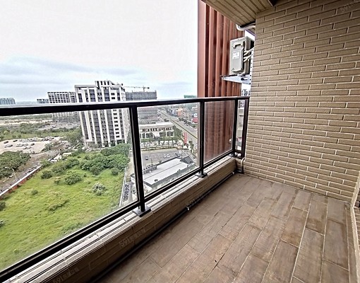 採光明亮,超大2+1房。近高鐵樓下全家。含車管 - Image 1