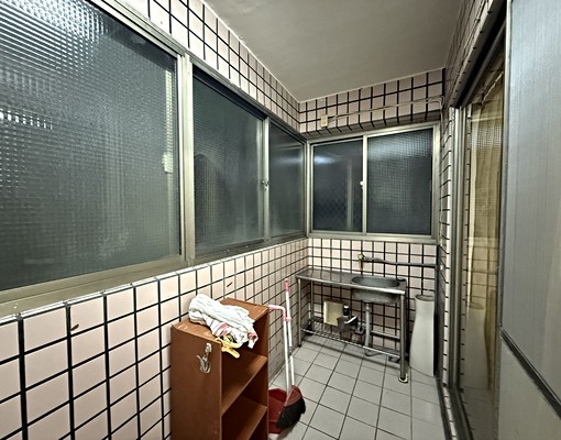 有電梯🌟南屯區超值大套房近東興國小大業學區和捷運 - Image 1