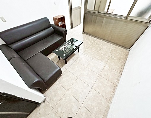 捷運三重國小◆超值2房◆可租補入籍★可合租 - Image 1