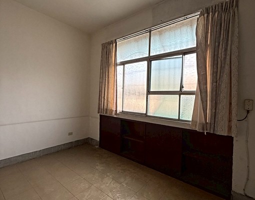 英明路│大坪數可拜拜可寵物│現況出租│可租補入戶籍 - Image 4