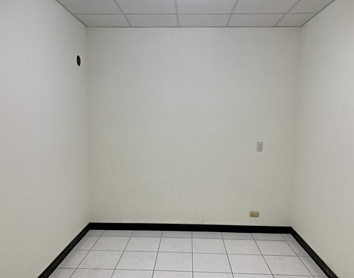 全新裝潢,莒光路靜巷住宅,前後無遮蔽物,近捷運站 - Image 3