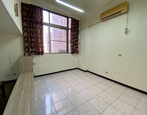 慈文學區中正路大興西路口~三房平面車~租金可談可補助 - Image 4