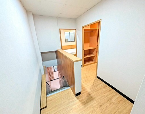 萬大路共生公寓🏡新裝潢🏡四房一廳🏡大採光 - Image 3