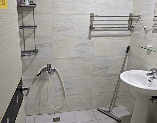 致理正後門向陽店巷子1樓新雅房:自租附垃圾資源回收代收 - Image 5