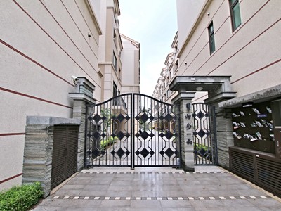 坐北朝南-精美宅🌹-彰化縣立和美高級中學