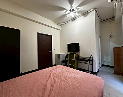 租屋找77✿上南崁稀有別墅有電梯,採光佳,獨立陽台! - Image 3