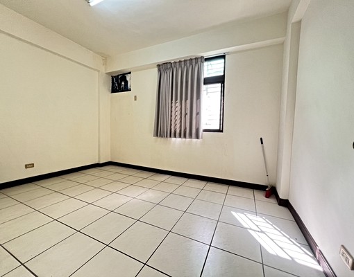 【智亞先生】可申請租屋補助優質車庫美透天 - Image 3