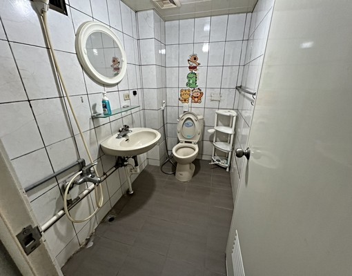 武聖街透天地下停車場不用淋雨3房 - Image 15