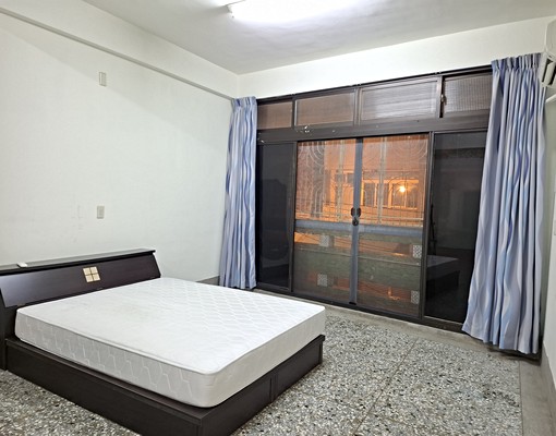 永樂街大坪數冷氣套房,一房一廳 - Image 1