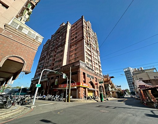 近楠梓交流道~運動中心旁大套房 - Image 13