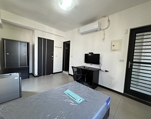 台南租屋~近海佃國小陽台套房(401) - Image 2