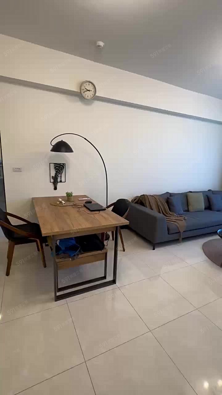 近高鐵秒殺絕美精裝潢文青風3房可租補報稅/平面車位機車位 - Image 1