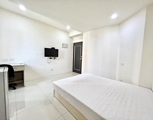 【興大電梯套房】忠孝夜市✔超級大間✔採光棒✔衛浴開窗✔ - Image 5