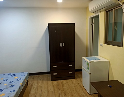 板新捷運小套房 - Image 1