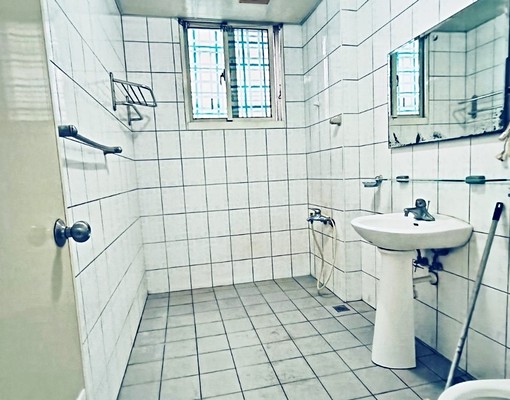 地點便利生活機能佳權新整理寬敞 - Image 4