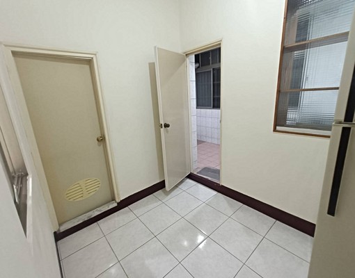 民有街🌺格局方正大空間🌺生活機能佳🌺整層公寓SI035 - Image 4