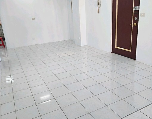 屋主自租，室內空間大，全新整理，全新變頻冷氣， - Image 3