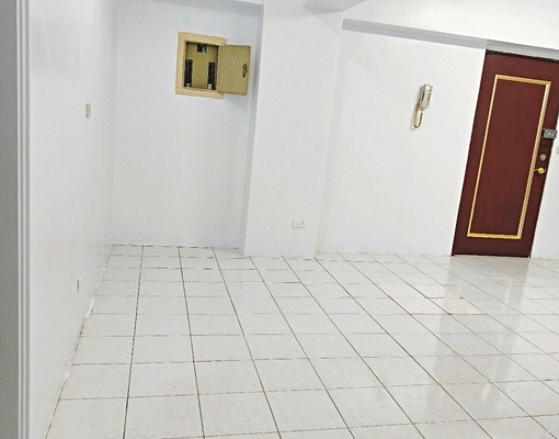 屋主自租，室內空間大，全新整理，全新變頻冷氣， - Image 4