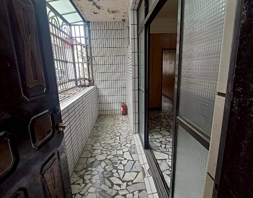 近蘆洲總站生活機能良好周邊有國小國中大學 - Image 9