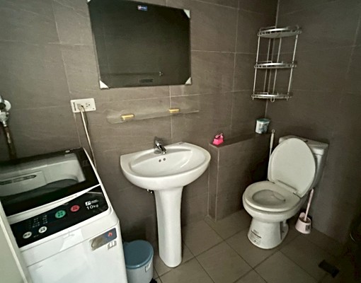 全新套房✅一卡皮箱入住✅出入單純有管制✅可租補✅有陽台對外窗 - Image 8