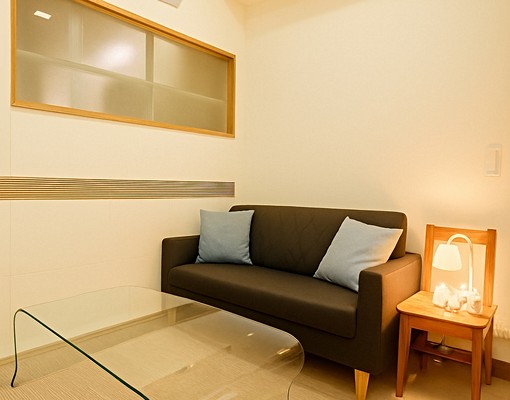 七張捷運西華館套房單獨主臥物件,非房仲 - Image 1