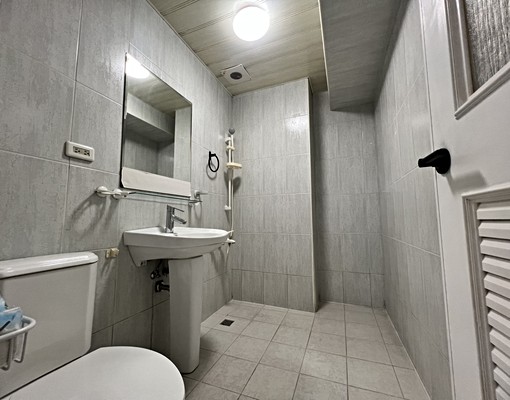 ✨巨蛋商圈✨龍華國中學區✨3房平車✨可租補✨含管+車位租金 - Image 10