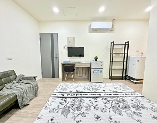 逢甲首選🍂租屋補助✨獨立洗衣✨沙發木地板✨生活機能佳 - Image 4