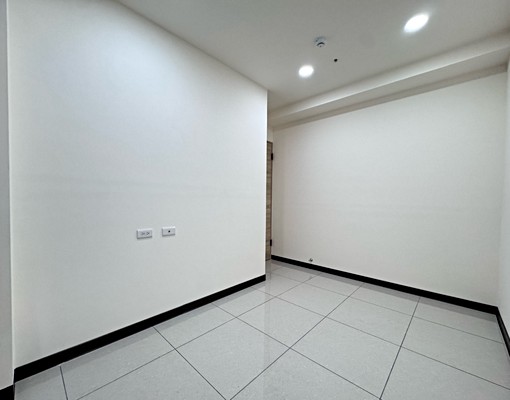 ✨【可租補】高樓層棟距|全新裝潢|家電傢俱全配【誠可議】 - Image 9