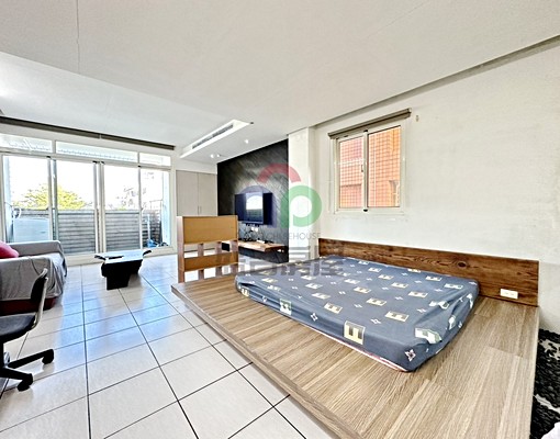 世貿東海，漂亮全配大套房，衛浴開窗，租金含水.網路，可租補 - Image 1