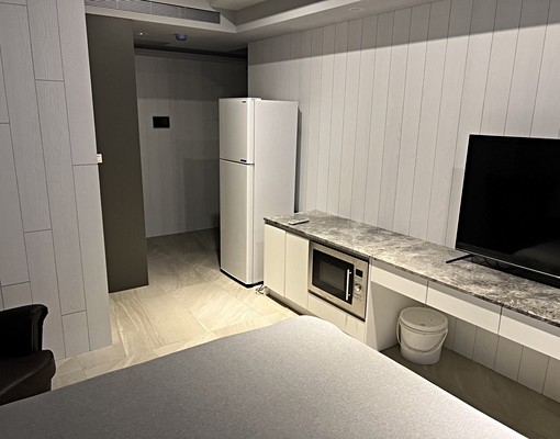 📍青埔|a17a18|世界極|衛浴開窗|美套房 - Image 1