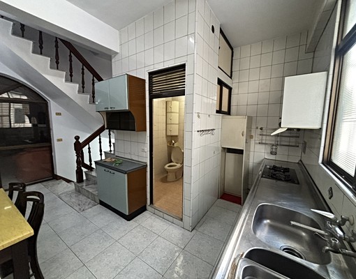 租-近鳳山海洋商圈店住型透天{可租補} - Image 9