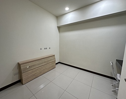 土城捷運站走路六分鐘電梯二房含平車可租補 - Image 4