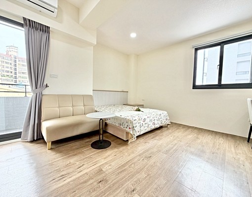 ☘️整棟新蓋,室內機車位☘️多面採光|獨立陽台|系統櫃電磁爐 - Image 1