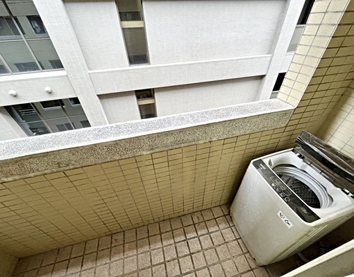 電梯台水電走路逢甲♥管理員♥陽台獨洗小資租補談 - Image 2