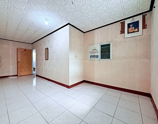 臨路店住~可住家可店面使用~不限行業別~可寵物租補戶籍神明廳 - Image 2