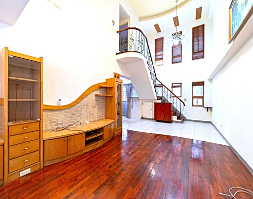 富國市場全聯樓中樓三房平車 - Image 1