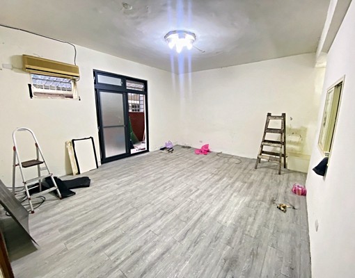 近淡水捷運站免爬梯邊間一樓,可倉儲、停車便利 - Image 5