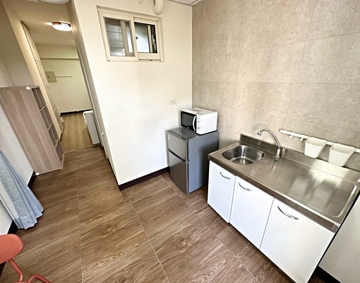 陽台獨洗。流理台。近中山醫。室內機車位 - Image 9