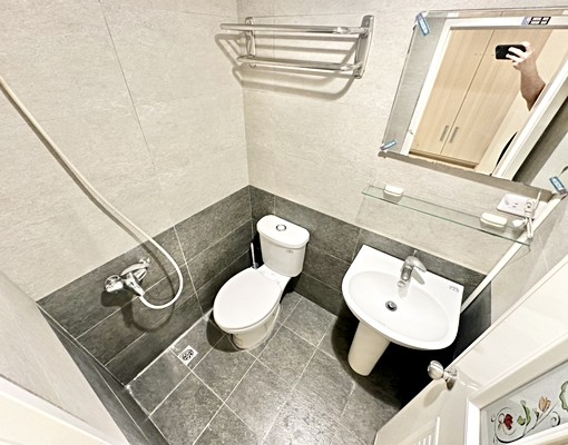 🉑雙租補✨近新光遠百✨生活機能好✨陽台獨洗曬✨格局方正✨ - Image 8