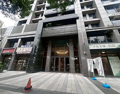 🌽大馬路邊林口文化一路一段長虹天薈一二樓醒目店面 - Image 2