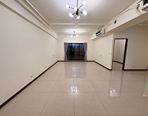 北門/高樓雙主臥/正四房/3陽台/電梯管理/包裹垃圾收/含車 - Image 2