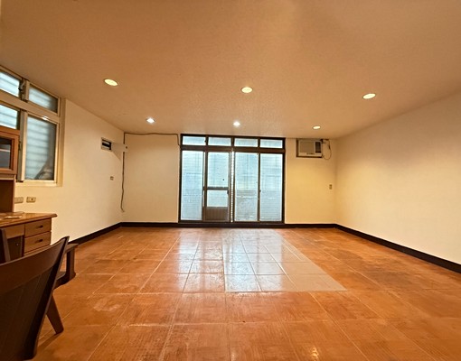 近輔大學區!超大優質獨立套房! - Image 7