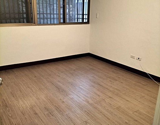 公寓兩房一廳或三房兩廳,客廳約10坪,整層出租。 - Image 11