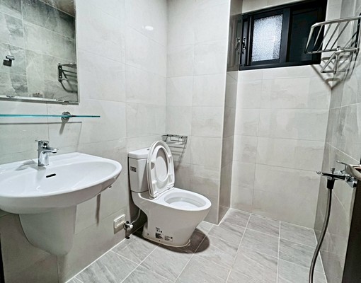 【近巨蛋|左營新上街|超寬敞!舒適透天分租套房】 - Image 3