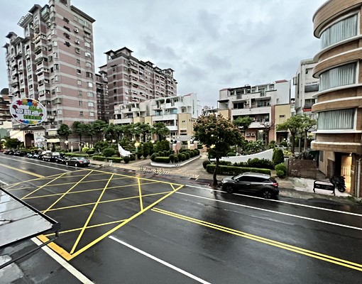 蝦卷哥-台南市東區近南紡超大兩房平車 - Image 5